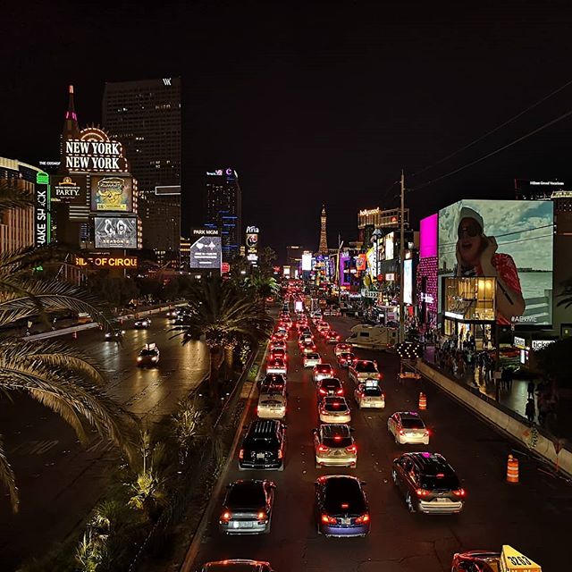 Las Vegas Strip Nightlife City Lights Traffic